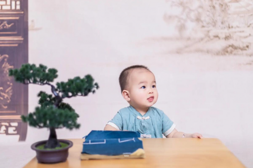 孝义五个月宝宝可以站吗